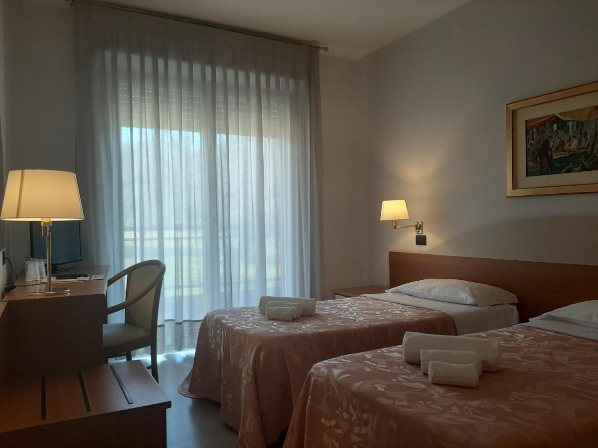 Roero Park Hotel Sommariva Perno Exterior photo