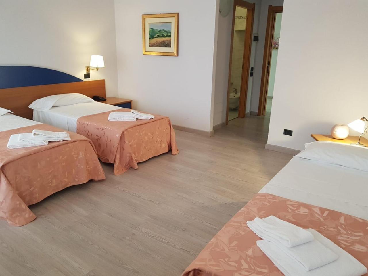 Roero Park Hotel Sommariva Perno Exterior photo